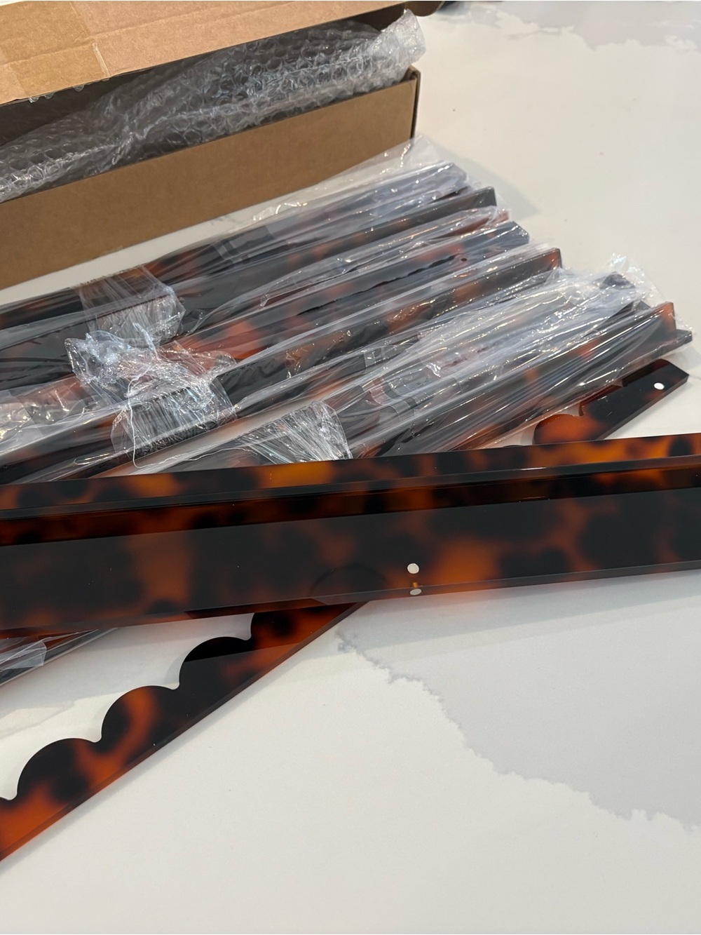 COPY 17.5” New Scalloped Magnetic Tortoiseshell Acrylic Mahjong Racks - set of 4 - Picture 3 of 4